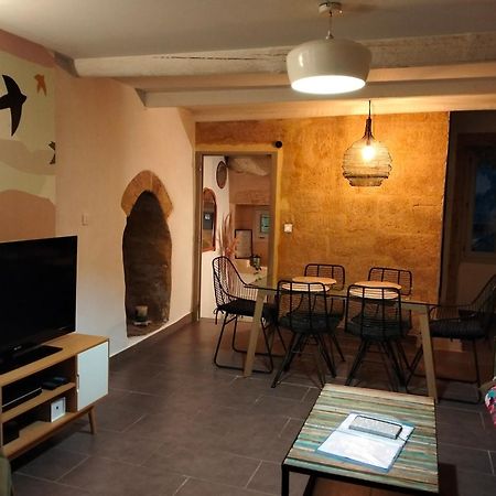 Maison De Village Familiale Pont Du Gard, Toit Terrasse, Barbecue, Fibre Вер Пон дю Гар Екстериор снимка
