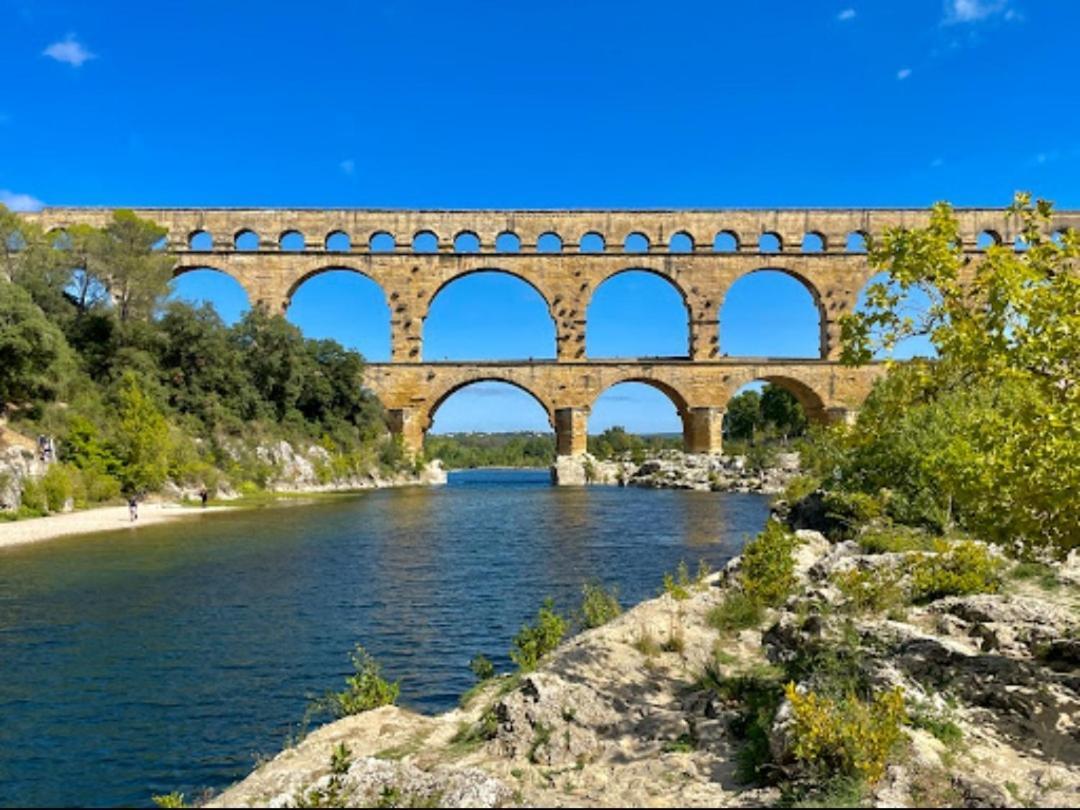 Maison De Village Familiale Pont Du Gard, Toit Terrasse, Barbecue, Fibre Вер Пон дю Гар Екстериор снимка